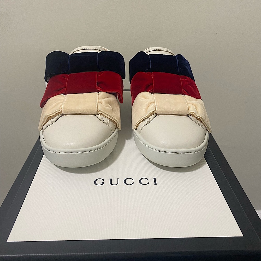 Brand New Women’s Gucci Velvet Bows White Leather Sneaker Size 35
